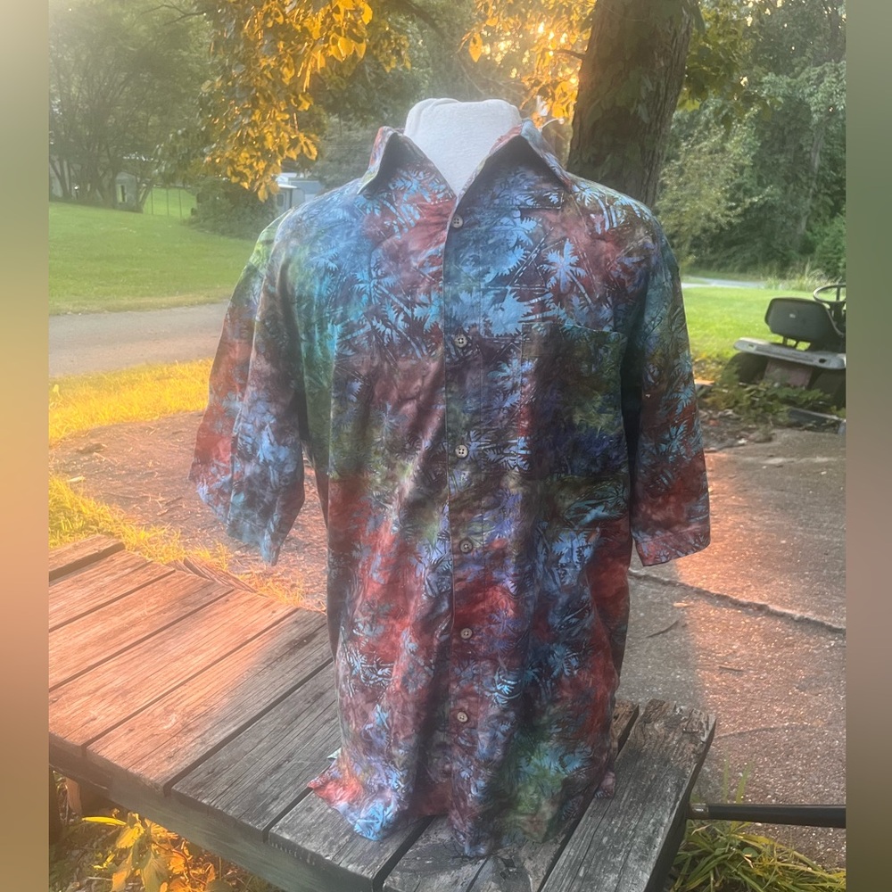 ISLAND REPUBLIC MENS SMALL DARK VIBE HAWAIIAN SHIRT
